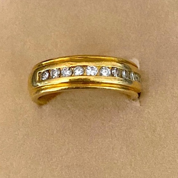 Jewelry - 18 kt Gold and Diamond Band